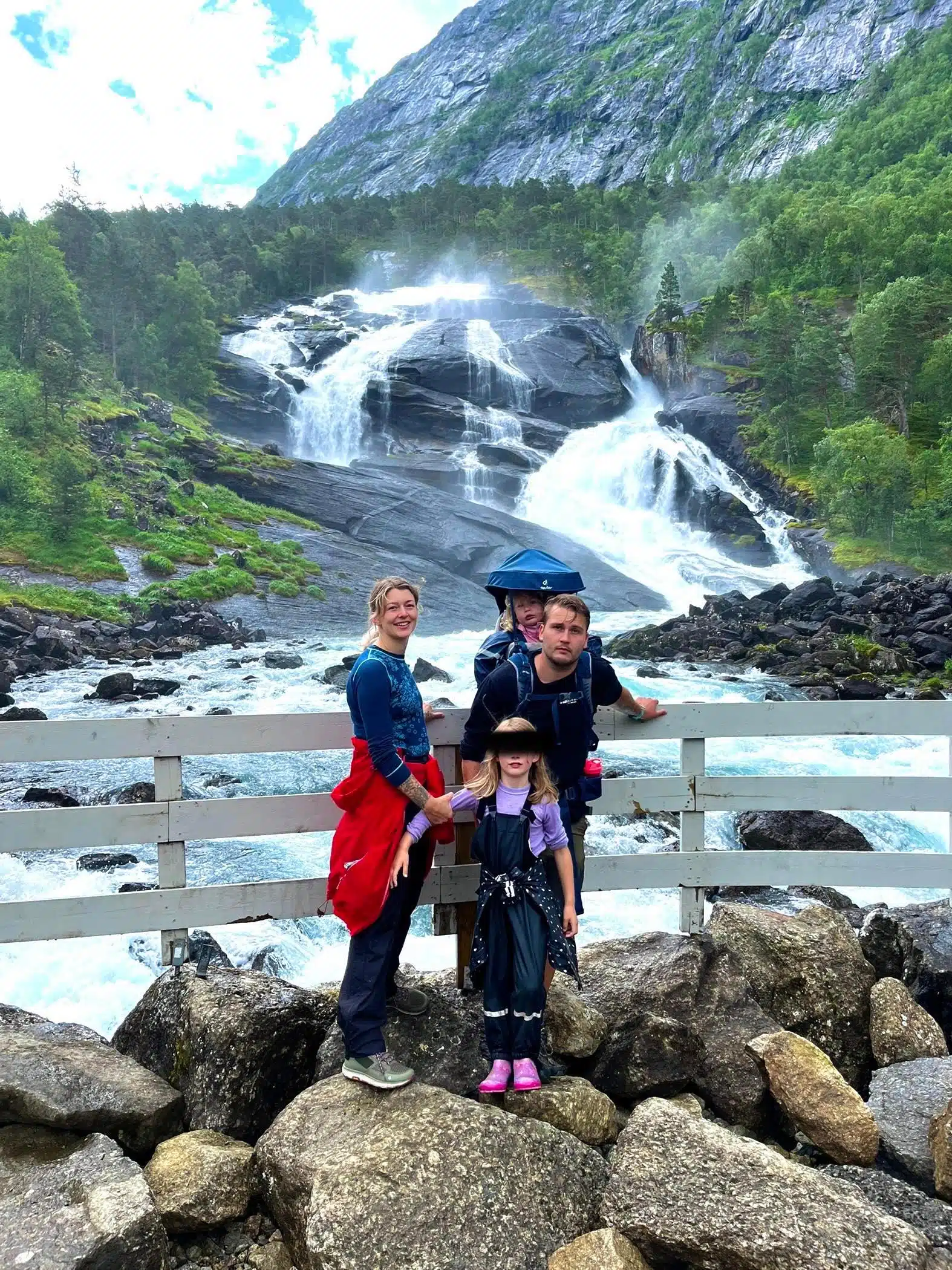 296466545_375802387848941_6442470078670722764_n